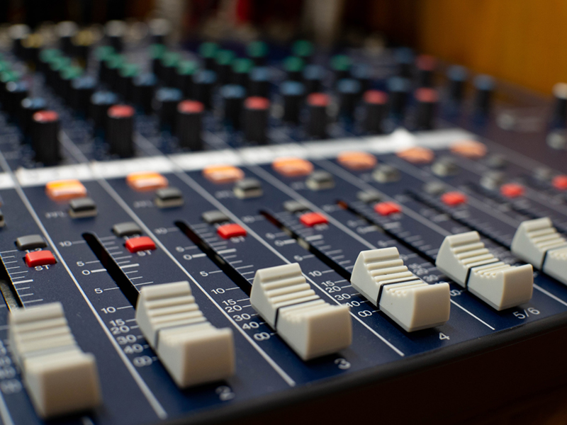 SOUND ENGINEERING〜音響・PAオペレーション